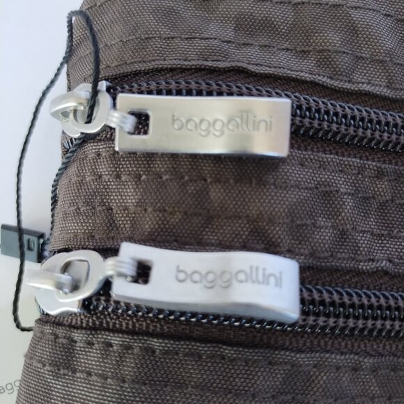 Baggallini Leopard Print Crossbody With Removable Coin Purse NWT - Picture 7 of 13